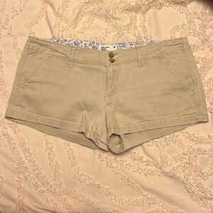 American Eagle shortie shorts, tan, size 8 Prelvoed but still in great condition